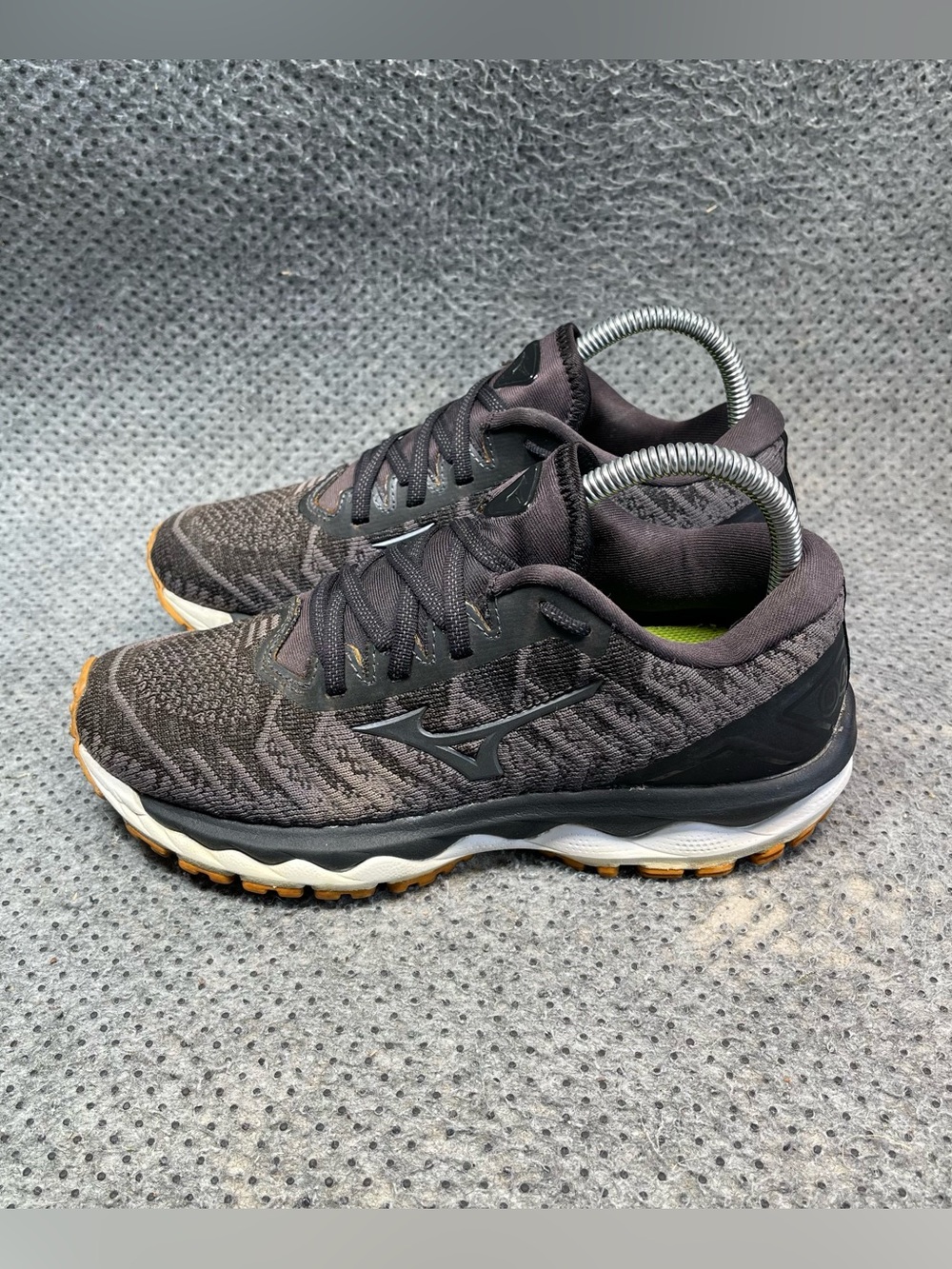 Mizuno Wave Sky 4 Running Shoes Size 7.5 Women’s